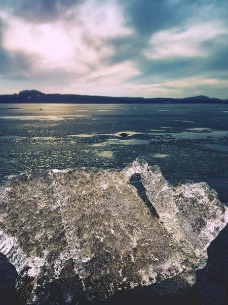 Mudanças Climáticas Icy Fica Comer Praia Atração Turística Desaparecendo Geleiras — Fotografia de Stock