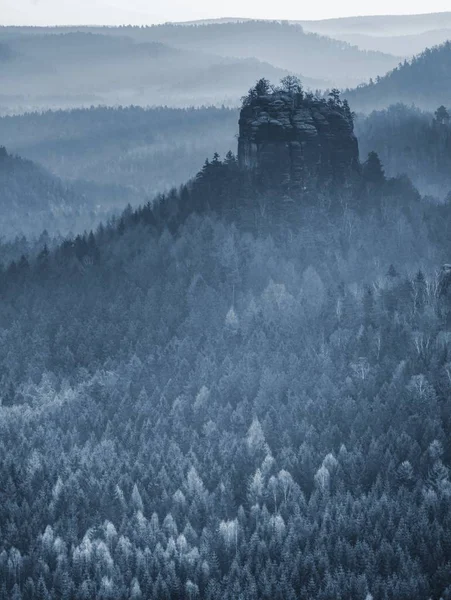 Spectacular Aerial View Hilly Silhouettes Misty Valleys Misty Awaking Beautiful — Stock Photo, Image