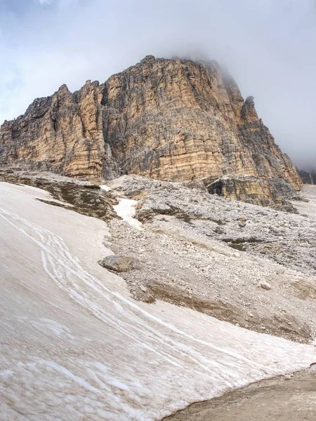 Туманний Пік Сассо Landro Масивні Скелі Тре Чіме Lavaredo Гори — стокове фото