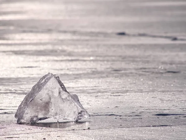 Kutup Soğuk Yatay Çatlaklar Desen Buz Üzerinde Gün Batımında Buzlu — Stok fotoğraf