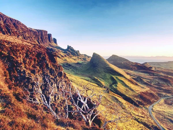 Quiraing Montañas Puesta Sol Isla Skye Tierras Altas Escocesas Senderismo — Foto de Stock