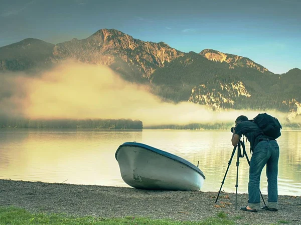 Man Hiker Taking Photo Ship Mountain Lake Shore Silhouette Fishing — Stock Photo, Image