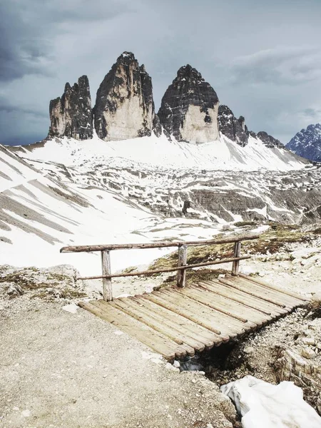 Skyddsräcke Och Tecken Trekking Vägen Vid Bergskedjan Dolomiterna Italien Tre — Stockfoto