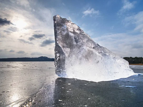 Buz Saf Doğada Kırma Donmuş Göl Günbatımı Gökyüzü Arka Plan — Stok fotoğraf