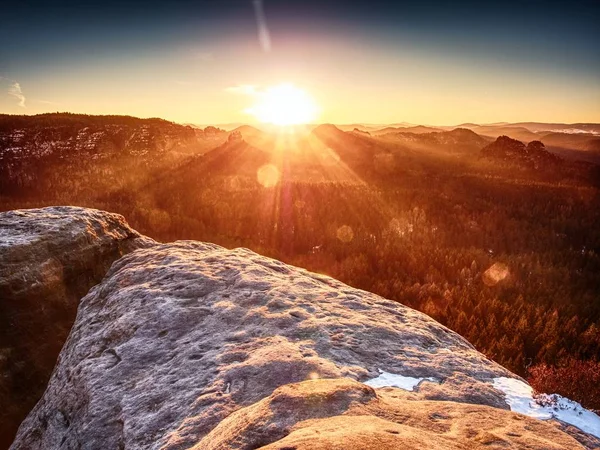 Blauwe Lente Daybreak Ontdooien Van Sneeuw Van Laatste Zandstenen Klif — Stockfoto