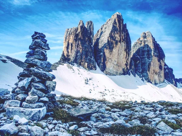 Каменная Пирамида Камни Альпийском Гравии Tre Cime Lavaredo Вид Тура — стоковое фото