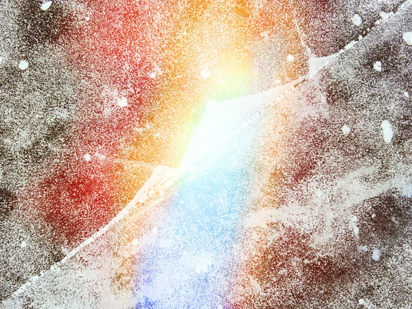Transparante Ijs Stuk Het Meer Met Kleureffecten Kristal Helder Stuk — Stockfoto