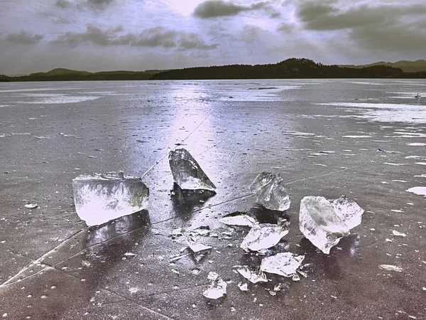 Melting Pieces Thick Ice Frozen Sea Hot Sun Begun Thaw — Stock Photo, Image