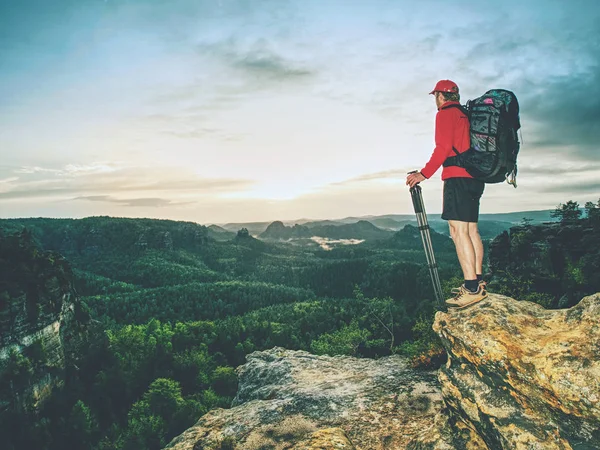 Tall Photographer Heavy Backpack Tripod Hands Stand Rocky View Point — Stock Photo, Image