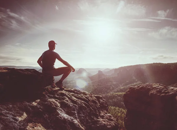 Hiker Black Rocky Peak Daybreak Mountains Mist Deep Valley Man — Stock Photo, Image