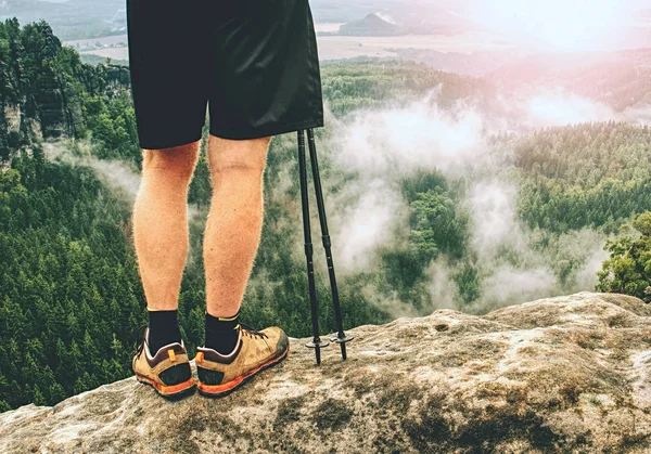 Hiker Ben Vandring Falla Natur Killen Bara Koppla Mountain Top — Stockfoto