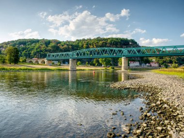 Decin kasabasında yerine standart 2.5-3.0 m düzey 0, 8 m ile nehir Elbe (Labe Çek dilinde). Yaz 2018 içinde aşırı kuruluk.