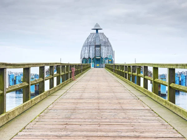 ゼリン ドイツ 2018 潜水ゴンドラ歴史的桟橋 リューゲン島の有名な観光スポット — ストック写真