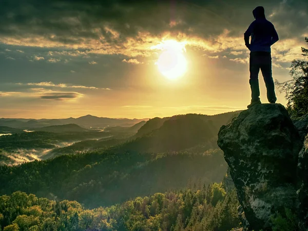 Man Walking Edge Cliff Summit Hrensko Range Czech Republic 21St — Stock Photo, Image