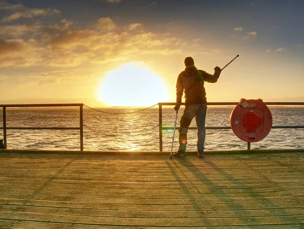 Touristen Auf Der Fähre Maulwurf Bei Sonnenaufgang Oder Sonnenuntergang Warme — Stockfoto