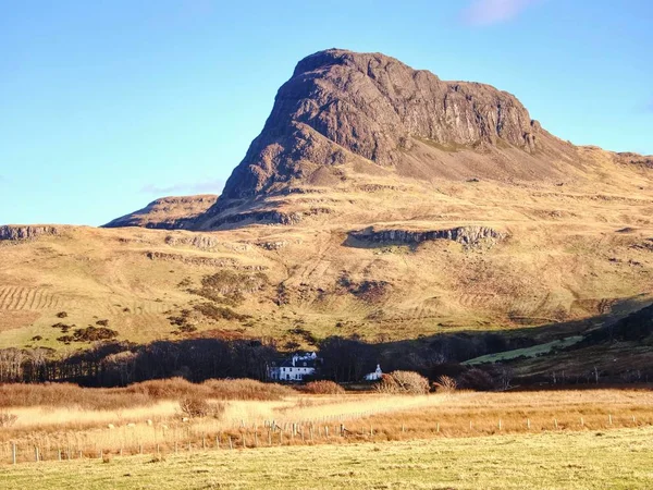 Обнаженные Камни Preshal Больше Горы Вид Ландшафт Острова Скай Шотландия — стоковое фото