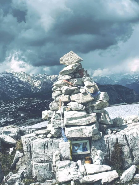 Opfer Des Berges Kleine Felsgrube Als Grabstein Den Dolomiten Alpen — Stockfoto