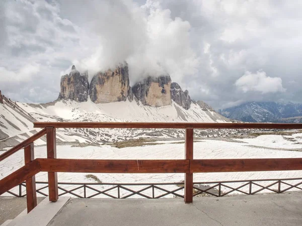 Herrliche Aussicht Von Der Terrasse Auf Das Symbol Der Dolomiten — Stockfoto