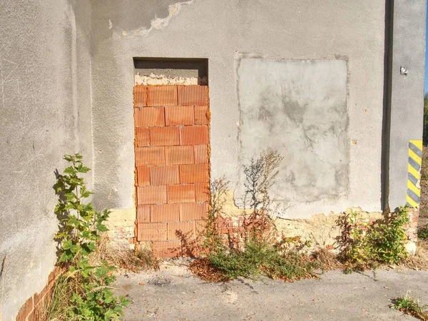 Walled Door Entry Abandoned House Broken Iron Bars Door Hole — Stock Photo, Image