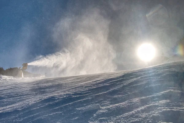 Snow Maker Stroj Funguje Sněhové Dělo Nebo Sněhové Dělo Lyžařské — Stock fotografie