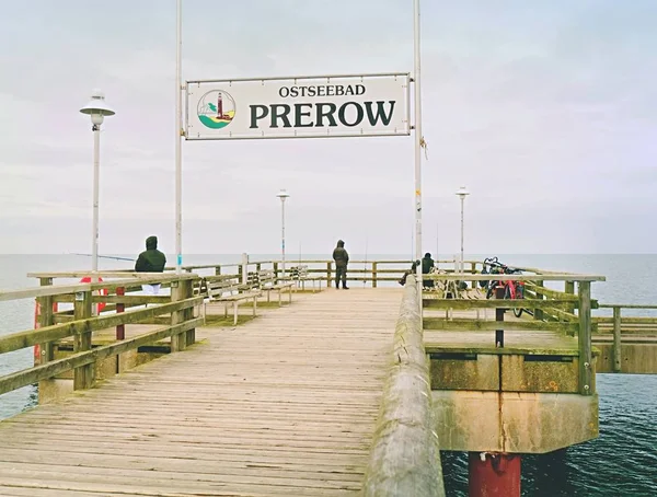 Januar 2018 Fischer Auf Der Seebrücke Beim Angeln Der Ostsee — Stockfoto