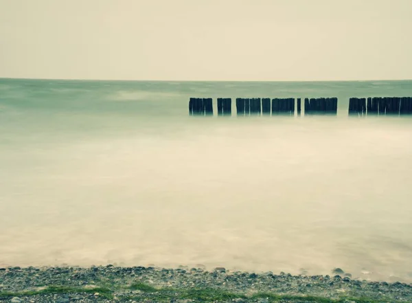 Wave Breakers Een Strand Oude Houten Golfbrekers Beschermen Erosie Van — Stockfoto