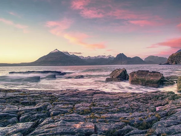 Soirée Loch Scavaig Avec Les Montagnes Cuillins Sous Soleil Couchant — Photo