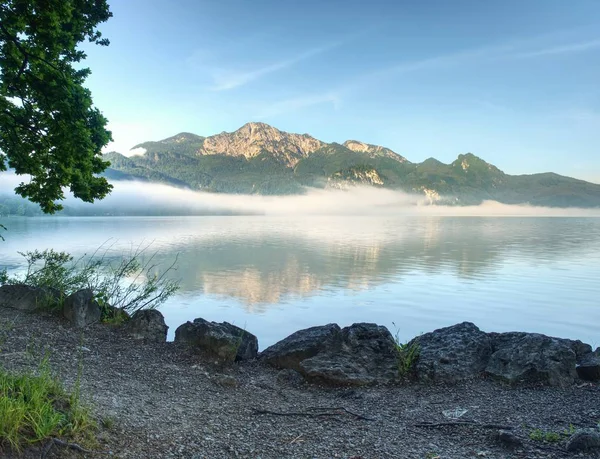 Pebble Rocky Shore Mountain Lake Distance You Can See Sharp — Stock Photo, Image