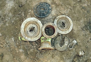 Eski kanalizasyon değişiminden sonra kapsar. Drenaj kanalizasyon baca. Tarihsel kare, yeni yağmur suyu kanalizasyon yeniden oluşturma.