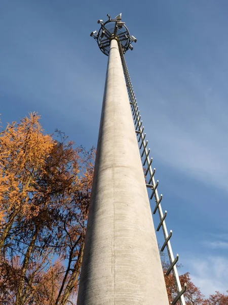 Mobilfunkmast Mit Überwachungskameras Die Signale Von Handy Und Internet Gegen — Stockfoto