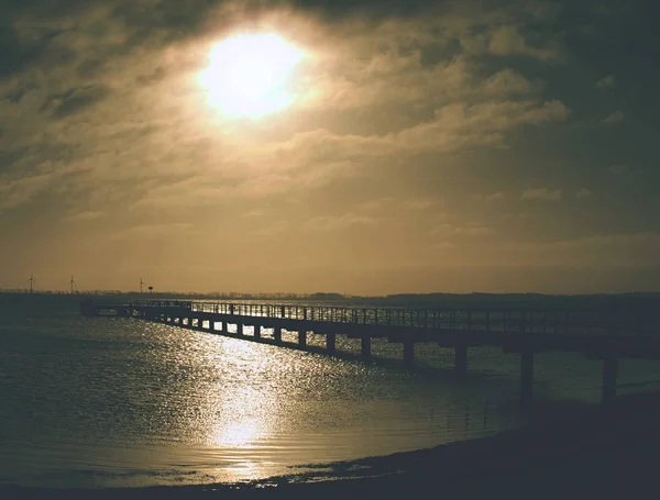 Die Seebrücke Horizont Geht Ins Neblige Meer Depression Düstere Atmosphäre — Stockfoto