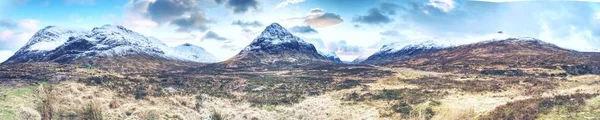 Utsikt Över Berömda Skotska Higlands A82 Road Tidigt Våren Bergen — Stockfoto