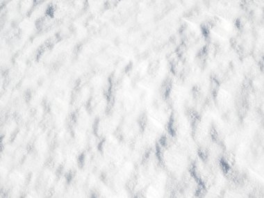 Keskin kar doku. Kış manzarası, Güneş, shinnig yüzeyi köpüklü kar alan 