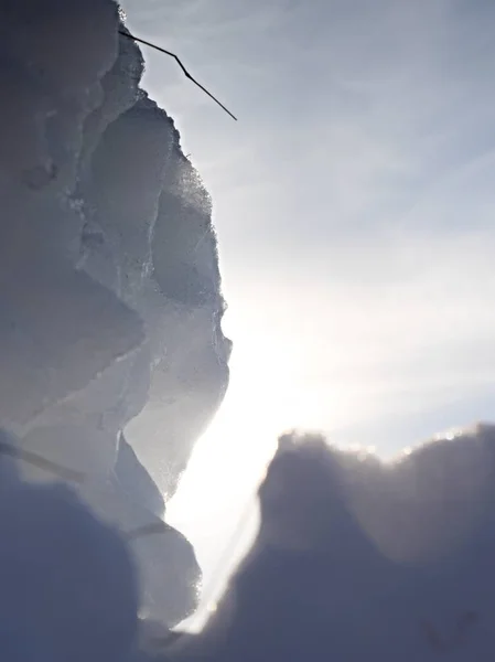 Güneş Patlamaları Karanlık Buz Deliği Küçük Alan Derinliği Ile Doğa — Stok fotoğraf