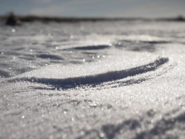 Textura Nieve Afilada Paisaje Invernal Campo Nieve Brillando Sol Superficie —  Fotos de Stock