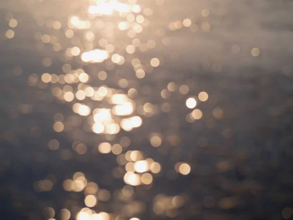 태양 반사입니다. 깨진된 얼음 조각의 용 해 — 스톡 사진