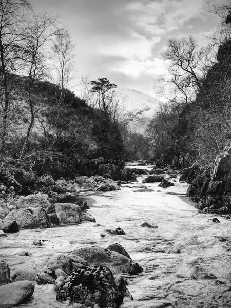 Οδοιπορικό του χειμώνα. Buachaille Mor πάνω στο Glencoe, τ ο ίδιος highlands της Σκωτίας. — Φωτογραφία Αρχείου