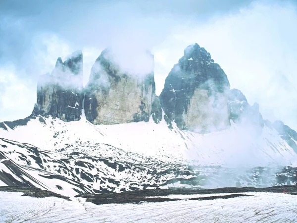 Den populära Tre Cime di Lavaredo. De mest kända topparna — Stockfoto