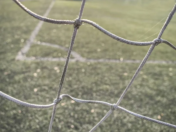 Esquina de fútbol o fútbol a través de la red. Detrás de la tribuna — Foto de Stock