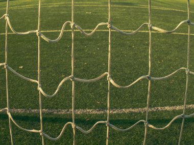 Futbol sahası, köşe yan, sentetik çim etrafında çizgiler