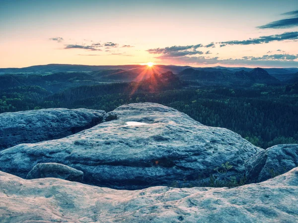 Vally between rocks. Rock climbing summits in beautiful morning — Stock Photo, Image