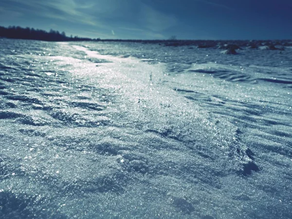컨투어 및 태양 발 적으로 얼음의 조각 — 스톡 사진