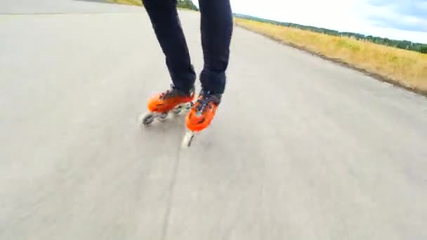 Roller Skating Zomer Hradcany Airport Juli 2019 Orange Hard Shell — Stockvideo