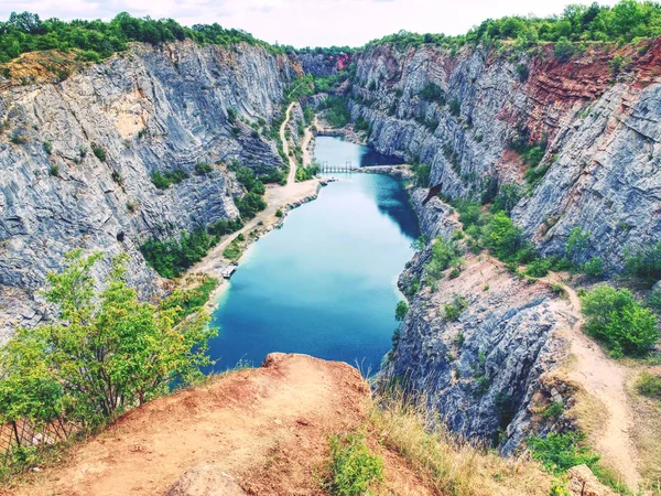 Velka Amerika dolomit-kőbánya a cementgyártáshoz. — Stock Fotó