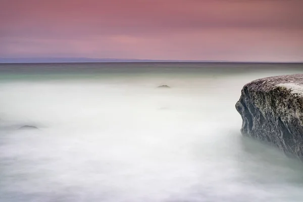 Foto Larga Exposición Atardecer Playa Del Mar Báltico Nivel Agua — Foto de Stock