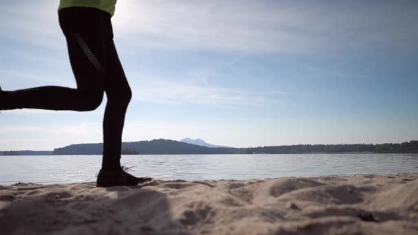 Ropa Deportiva Mediana Edad Traje Correr Trotar Largo Del Lago — Vídeo de stock