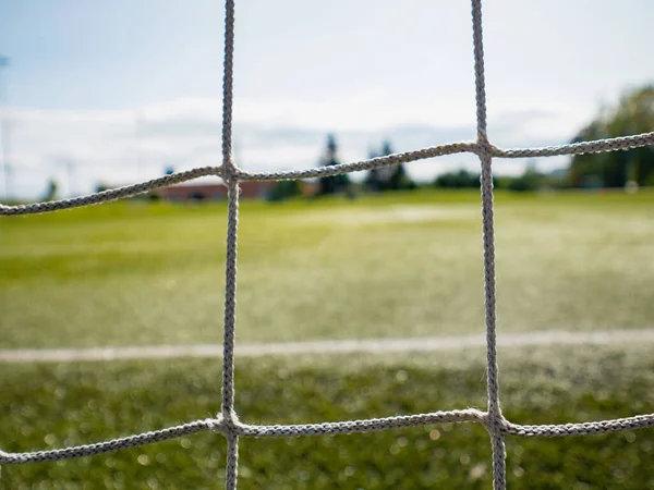 Branková Síť Detail Zelenou Trávou Rozmazání Pozadí Sportovní Koncepty — Stock fotografie