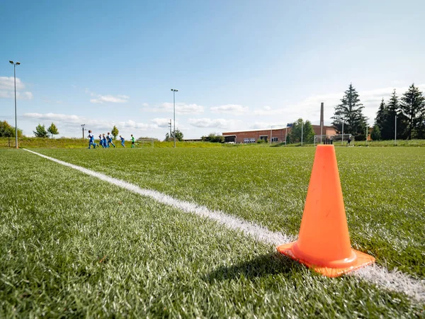 Cone Borda Laranja Linha Quadra Treinamento Futebol Equipamentos Cone Campo — Fotografia de Stock