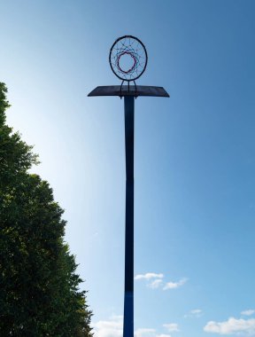 Salgın nedeniyle halka açık basketbol sahası boş