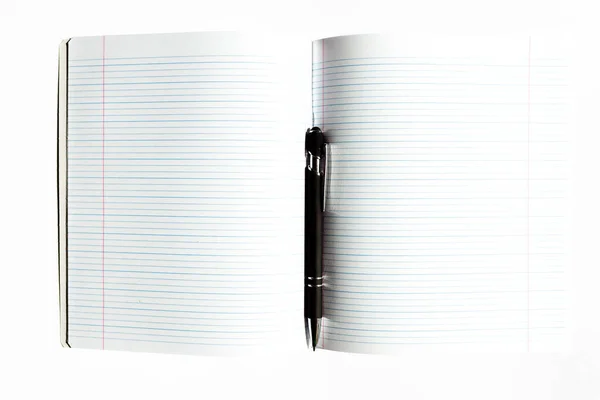 Bovenaanzicht Van Geopende Notitieblok Met Zwarte Pen Witte Achtergrond Mockup — Stockfoto